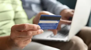 ¿Es posible congelar mi deuda con Banco Azteca?