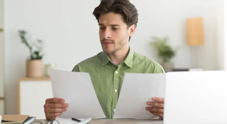 ¿Si debo en un banco me pueden quitar dinero de otro banco 2024?