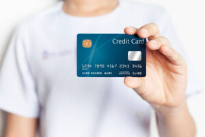 Qué pasa si no pago mi tarjeta de crédito | Bravo